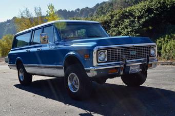 1974 chevy suburban 4X4