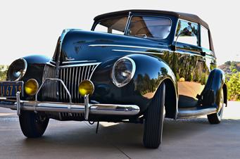 1939 ford convertible sedan